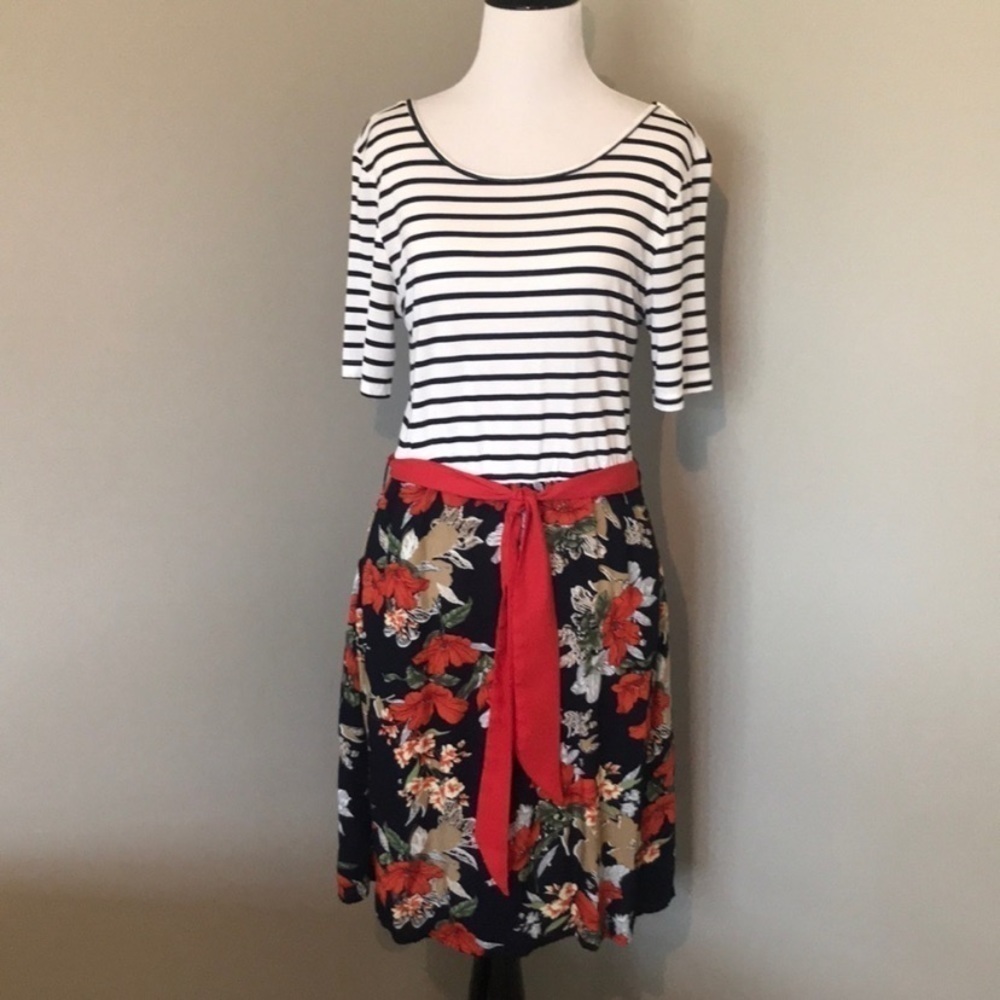 SUZANNE BETRO striped dark floral lightweight knit spring summer fall dress - Picture 4 of 6